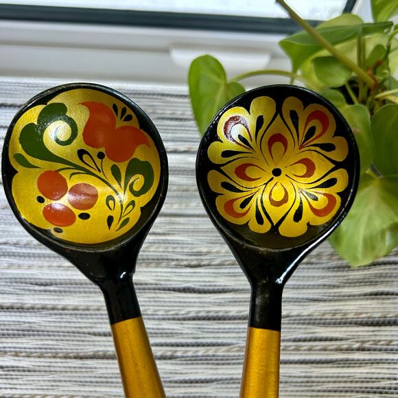 Vintage Russian Hand Painted Lacquer Wooden Spoons w/ Red & Gold Swirled Designs - Picture 8 of 9